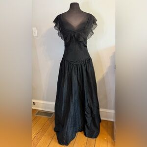 Elegant Black Evening Dress